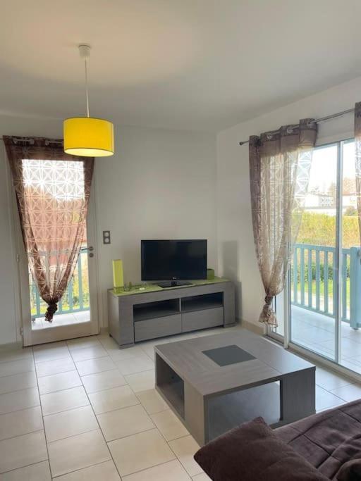 Appartement T3 Lumineux Tres Bien Equipe Avec Balcon Salies-de-Béarn Eksteriør billede