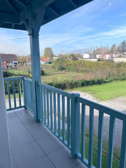 Appartement T3 Lumineux Tres Bien Equipe Avec Balcon Salies-de-Béarn Eksteriør billede